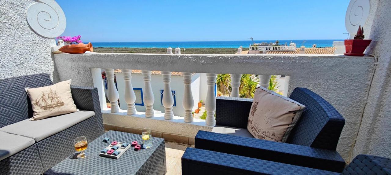 The Swallow'S Rest Beach House - Meia Praia Lagos Extérieur photo